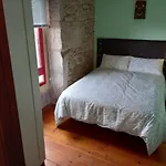 A Casa De Florinda Oia