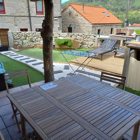 A Casa De Florinda Oia