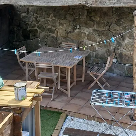 A Casa De Florinda Oia